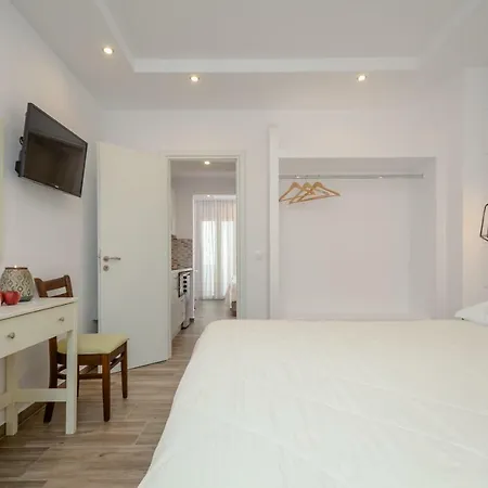 Sun Naxos City