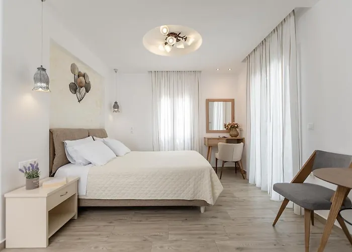 Sun Daire Naxos City