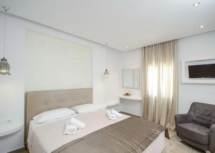 Sun Daire Naxos City