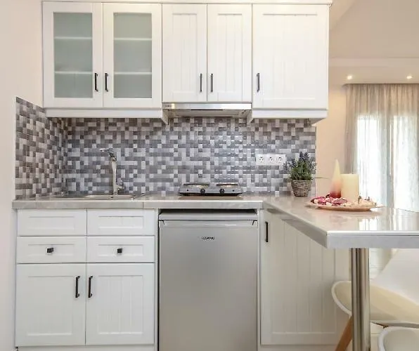 Sun Daire Naxos City